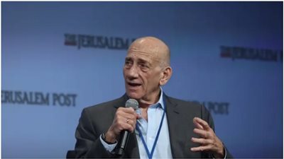 رئيس الوزراء الاسرائيلى الأسبق يطلق على عائلة  نتنياهو لقب 