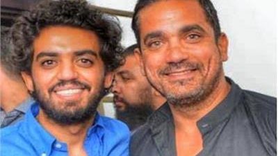 من أمام الحرم المكي.. أمير كرارة يوجه رسالة إلى إسلام جمال والأخير يرد: 