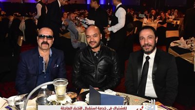 بدء توافد النجوم على حفل توزيع جوائز الدير جيست