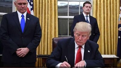 قرار عاجل من ترامب بشأن المدخنين