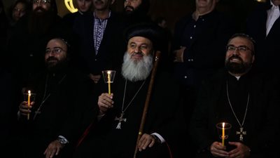 افتتاح شجرة الميلاد بساحة الحياة بدمشق (صور)