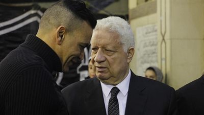 الحضري وثروت سويلم في عزاء شقيقة مرتضى منصور (صور)