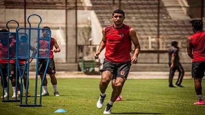الأهلي يريح مدافعه أمام الاتحاد السكندري