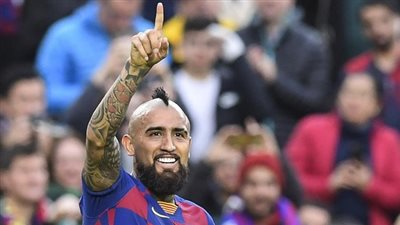 نجاة نجم برشلونة من الرحيل