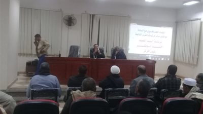 لقاء جماهيري في فرشوط لبحث مطالب الأهالي.. ورئيس المدينة: مكتبي مفتوح للجميع