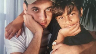 هذه رسالة مصطفى قمر لنجله في عيد ميلاده