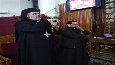  الأنبا توماس يترأس صلاة النهضة الروحيّة بكنيسة العائلة المقدّسة بالفيّوم 