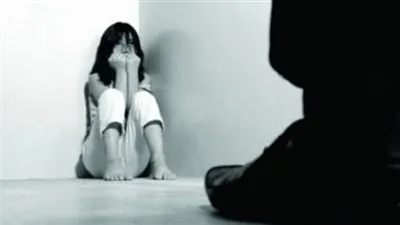 السجن 3 سنوات لمدرس لإتهامه بهتك عرض طفلة أثناء درس خصوصي بالإسكندرية 