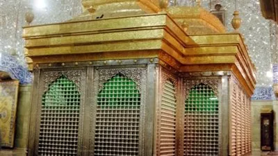 مفكر: المصريين يعبدون جسد الحسنين.. وآمنة نصير ترد (فيديو)