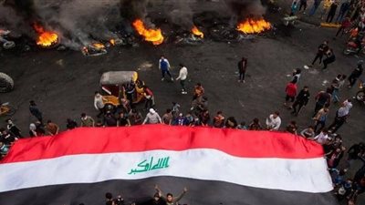 احتجاجات العراق.. قطع طرق ومواجهات مع قوات الأمن