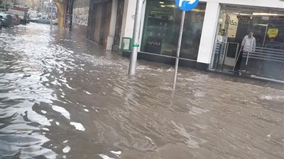 الأمطار تغرق شوارع الإسكندرية (صور)