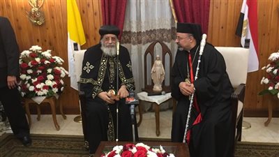 البابا تواضروس يهنئ بطريرك الكاثوليك بعيد الميلاد المجيد