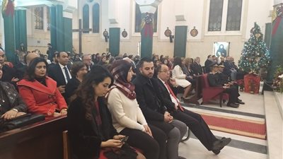 سفير لبنان يهنئ مطران الموارنة بعيد الميلاد المجيد 