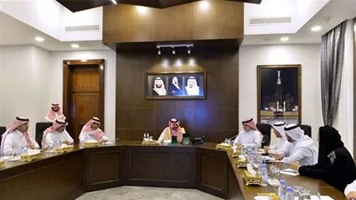 الأمير بدر بن سلطان يستعرض مجالات المبادرة الوطنية 