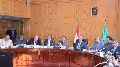 محافظ الإسماعيلية: توفير كافة سبل الراحة والدعم  لمنتفعي الـتأمين الصحي.. (صور)