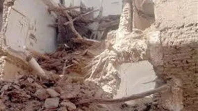 انهيار جزئي لمنزل من طابقين في طوخ 