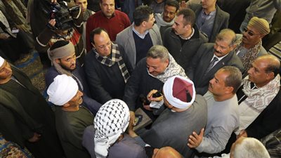 محافظ سوهاج يشهد الصلح بين عائلتين بمركز دار السلام