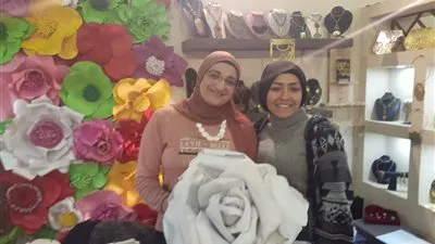 منى الإبياري.. قصة نجاح 14 عاما في إكسسوارات الهاند ميد