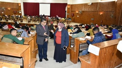 الهدوء يسود اللجان الامتحانية بجامعة قناة السويس 