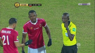 الكشف عن حجم إصابة أجايي مع الأهلي أمام بلاتينيوم