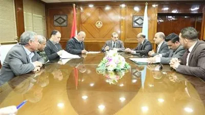 محافظ كفرالشيخ ورئيس هيئة الأوقاف يناقشان سبل الاستغلال الأمثل لأراضي الدولة 