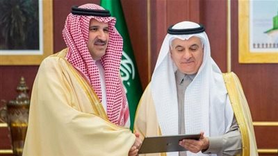 أمير منطقة المدينة المنورة يدشن مركز خدمات التمور