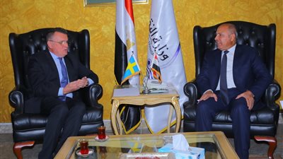 وزير النقل يتلقى دعوة لحضور المؤتمر العالمي للسلامة بهولندا