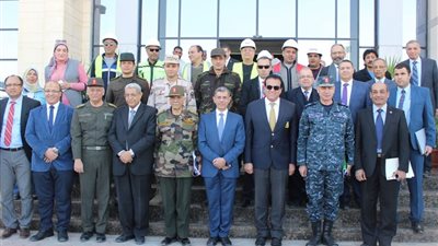 وزير التعليم العالي يجتمع بلجنة المشروعات القومية