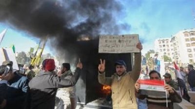 مصدر أمني عراقي: المحتجون أحرقوا الباب الثاني للسفارة الأمريكية في بغداد