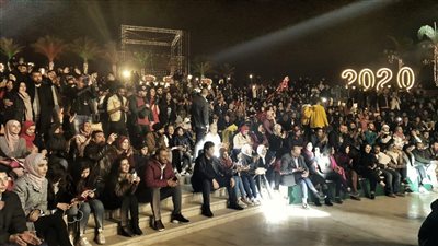 هشام عباس يشعل احتفالات الكريسماس في 