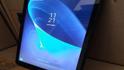 التعليم توزع تابلت الصف الأول الثانوي على 8 محافظات (مستند)