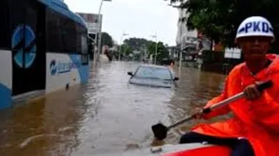 ارتفاع عدد قتلى الفيضانات في جاكرتا إلى 21 شخصا