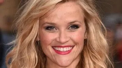 ريس ويذرسبون تحتفل بمرور 20 عاما على حضول أول حفل لها بـ