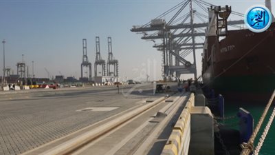 ميناء السخنة يستقبل 8 أوناش جدد (فيديو)