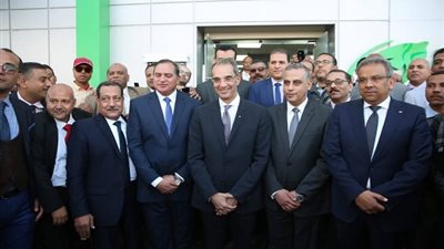 وزير الاتصالات يفتتح مكتب بريد سوهاج الرئيسي بعد تطوريه 