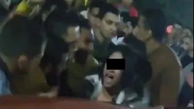 منقذ فتاة المنصورة من التحرش: خلعنا أحزمة البناطيل وحاوطناهم (فيديو)