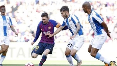 برشلونة يتحدى إسبانيول في ديربي كتالونيا