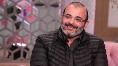 لهذا السبب أيمن بهجت قمر ينفعل على أحد متابعيه: 