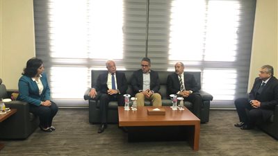 دراسة تشغيل 3 خطوط طيران لدعم حركة تنشيط السياحة 