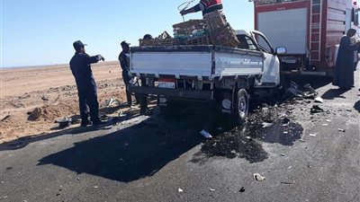 مصرع شخصين وإصابة 4 آخرين في حادث تصادم بالبحر الأحمر (صور)