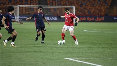 برنامج تدريبي منفرد لمدافع الأهلي