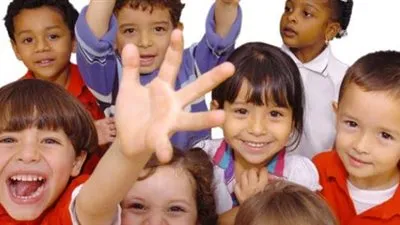 يشترط موافقة ولي الأمر.. نموذج جديد للتصريح بمشاركة الأطفال القُصّر في عمل إعلامي