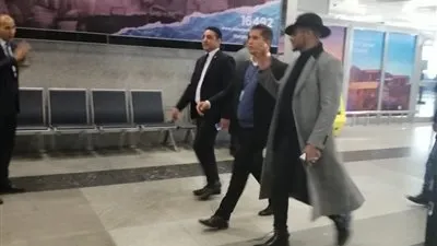 عاجل.. وصول الفنان محمد رمضان مطار الغردقة لإحياء حفل الكاف