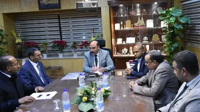 ننشر تفاصيل لقاء محافظ أسوان مع مدير المستشفى الجامعي