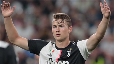 برشلونة في الصورة.. هل يدفع ساري 