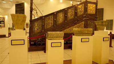 بدء محاكمة الوافد التركي سارق آثار معرض الحرمين 