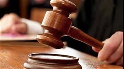 المشدد 3 سنوات لضابط واثنين آخرين فى قضية 