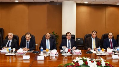 وزير البترول يترأس أعمال جمعيات البتروكيماويات والسويس والنصر