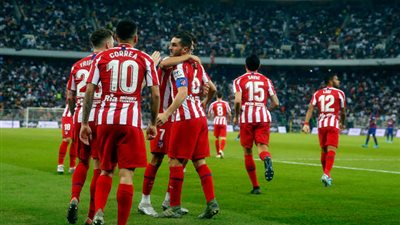 أتلتيكو يقهر برشلونة ويتأهل إلى نهائي السوبر الإسباني لمواجهة ريال مدريد