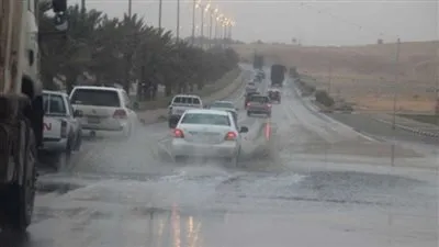 خبير أرصاد يؤكد استمرار الأمطار ويُحذر من الطقس السئ